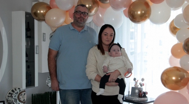 İsveçli çiftin 910 gram dünyaya gelen bebekleri Alicia savaşı kazanıp 1 yaşına girdi