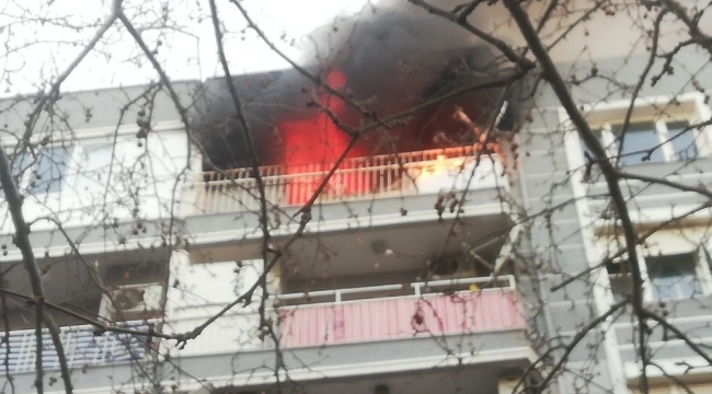 Bergama'da 4. katta çıkan yangın korkuttu