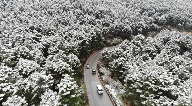 Kar yağışı sonrası Aydos Ormanı'nda kartpostallık görüntüler oluştu