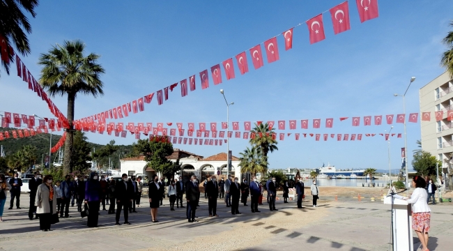 23 Nisan, Çeşme'de resmi törenle kutlandı