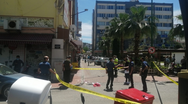 İzmir'de iş yerine silahlı saldırı: 2 ölü 1 ağır yaralı