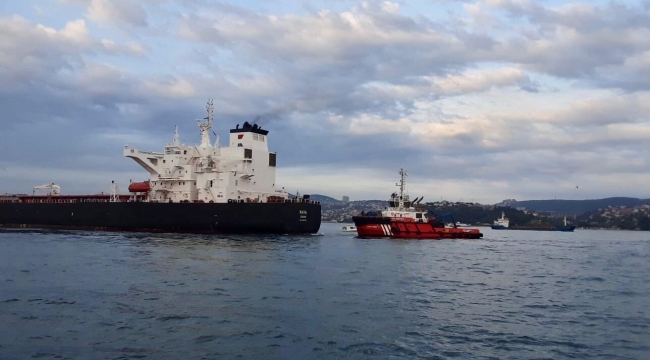 Tanker sahile sürüklendi, İstanbul Boğazı trafiği durduruldu