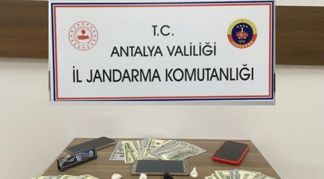 Antalya'da uyuşturucu operasyonu: 2 gözaltı