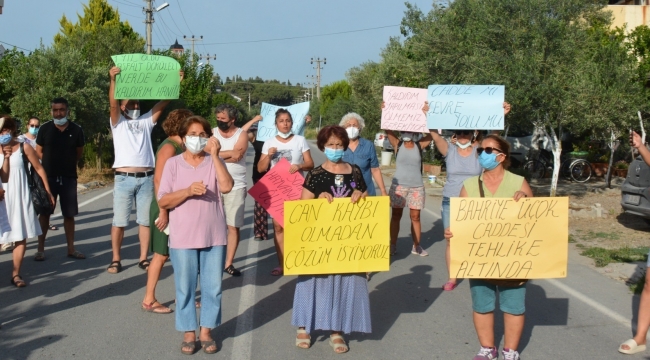 Dikilili vatandaşlar, belediyeye tepki gösterip "yol" eylemi yaptı