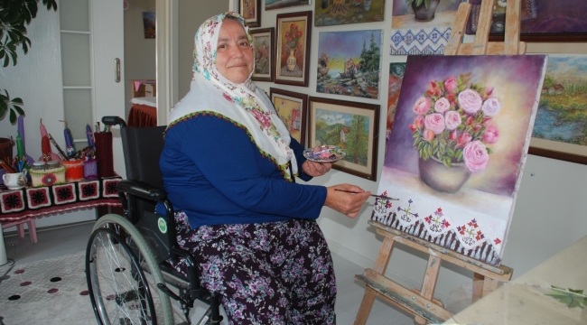 Engellere kafa tutan kadın: "Şalvarlı ressam"