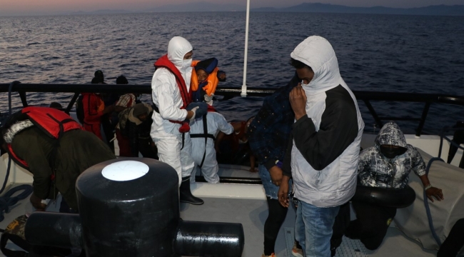 İzmir açıklarında 32 düzensiz göçmen kurtarıldı