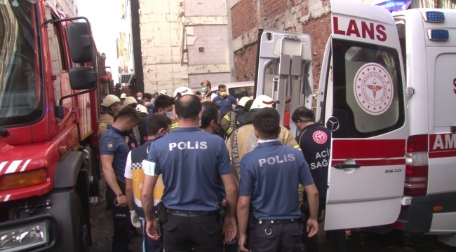 Kadıköy'de 5 katlı apartmanda çıkan yangında 1 kişi hayatını kaybetti