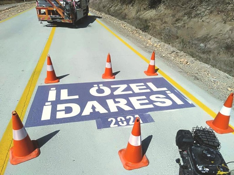 AK Parti Grup Başkanvekili ve Çanakkale Milletvekili Bülent Turan, Çanakkale'de yapılan SSB (Silindirle Sıkıştırılmış Beton) Yol yapım işleri ile ilgili açıklamalarda bulundu.