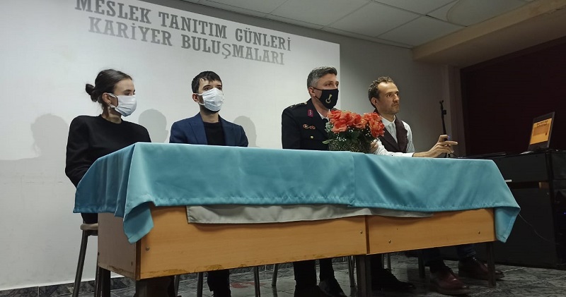 ÇANAKKALE İŞKUR, MESLEK TANITIM GÜNLERİ ETKİNLİKLERİNE ÇANAKKALE İBRAHİM BODUR ANADOLU LİSESİ İLE DEVAM ETTİ