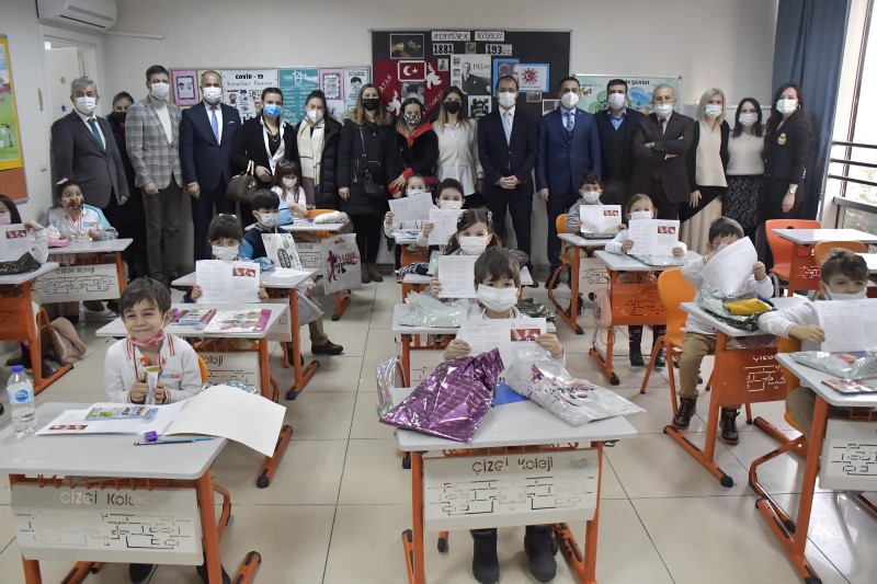 Başkan Erdoğan, Öğrencilerin Karne Heyecanına Ortak Oldu