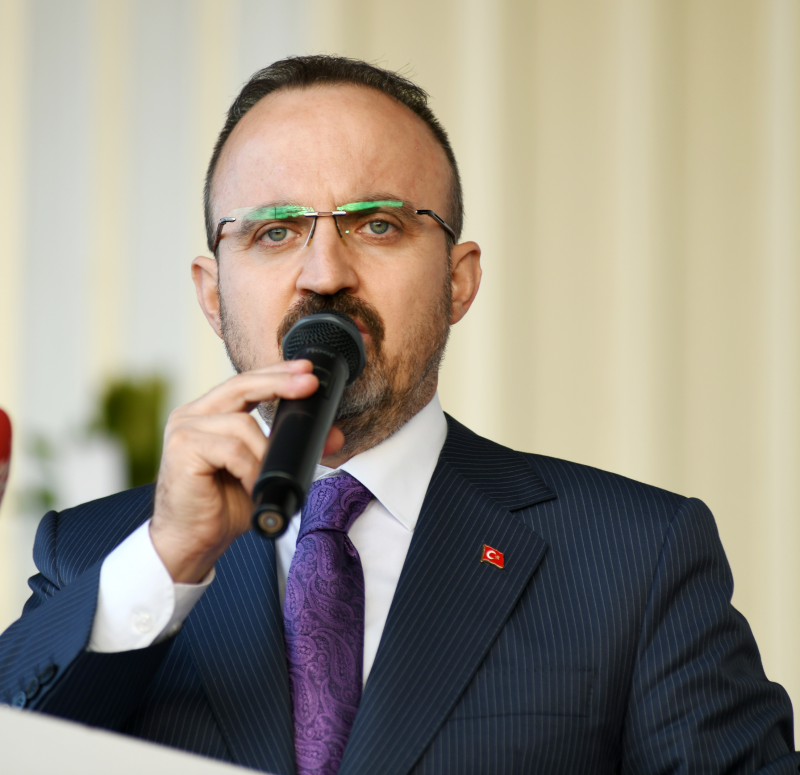 AK Parti Grup Başkanvekili ve Çanakkale Milletvekili Bülent Turan, 5 Nisan Avukatlar Günü dolayısıyla bir mesaj yayımladı.