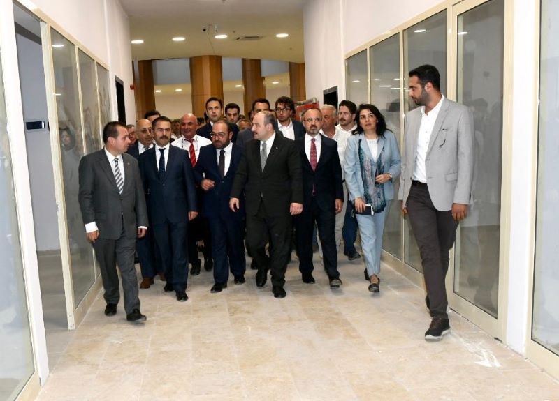 AK Parti Grup Başkanvekili ve Çanakkale Milletvekili Bülent Turan, Çardak'ın 15 Eylül 2022 tarihli Cumhurbaşkanı kararıyla Teknoloji Geliştirme Bölgesi olarak ilan edilmesi üzerine açıklamalarda bulundu.