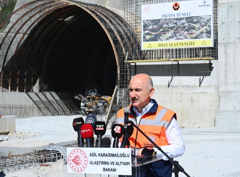 Ulaştırma ve Altyapı Bakanımız Sayın Adil Karaismailoğlu, Zigana Tüneli'ndeki incelemelerinin ardından açıklama yaptı.