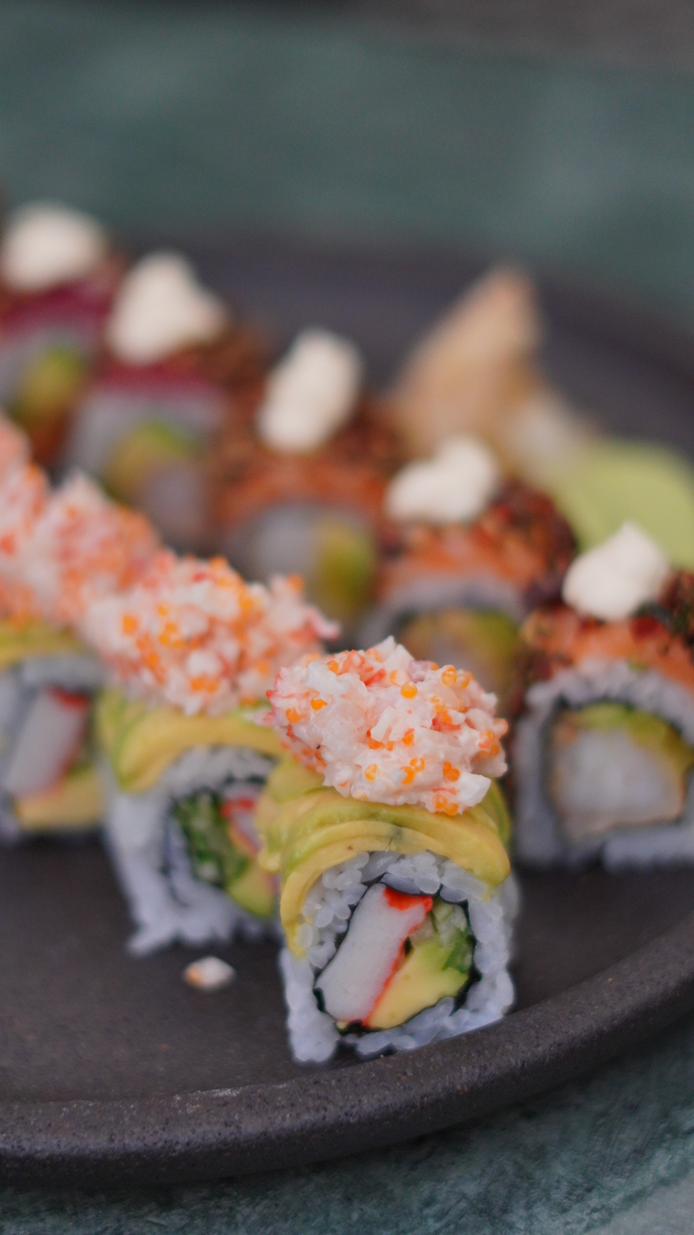 Yenilikçi Japon mutfak lezzetlerini iyi müzik ve modern bir mekanla birleştiren Sushi Mori, lezzet tutkunlarını Etiler'e bekliyor