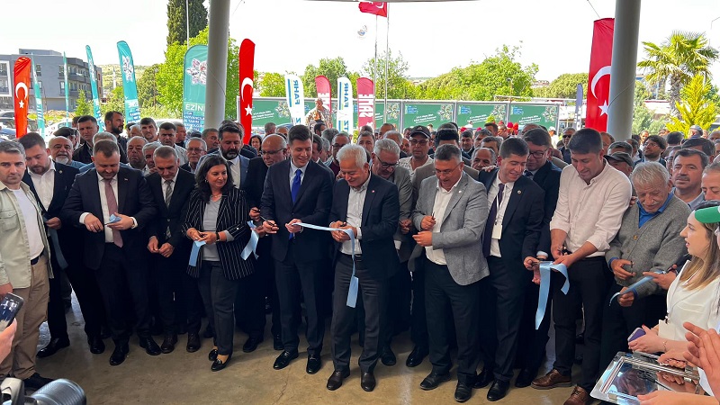 BAŞKAN ABDULLAH DENİZ, EZİNE GIDA TARIM HAYVANCILIK ve TARIM TEKNOLOJİLERİ FESTİVALİ AÇILIŞINA KATILDI.
