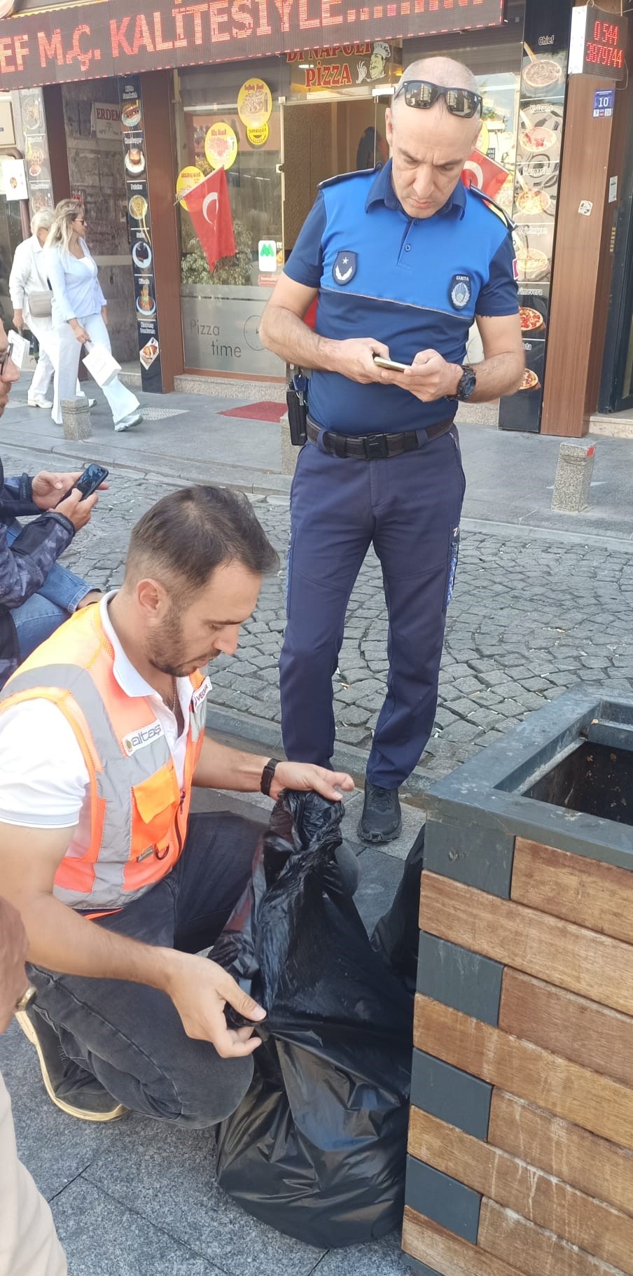Çarşı Bölgesinde Denetimler Sürüyor