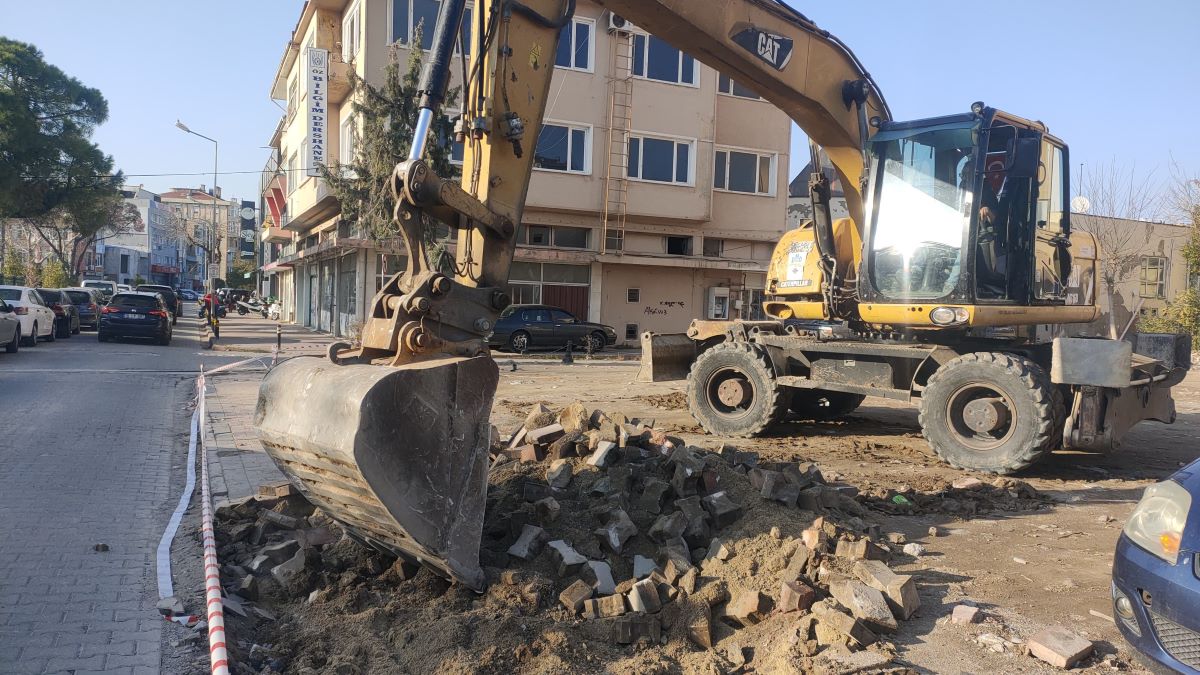 Otopark Alanında Çevre Düzenlemesi Yapılıyor…