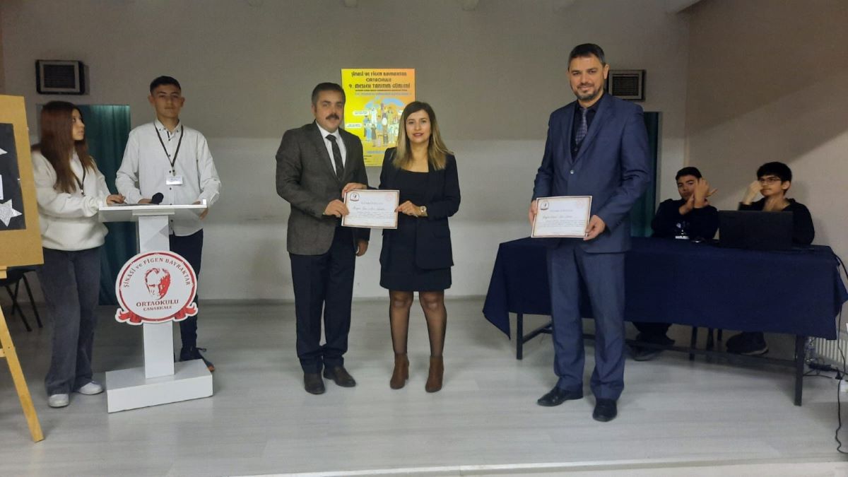 İŞKUR YETKİLİLERİ ŞİNASİ FİGEN BAYRAKTAR ORTAOKULU KARİYER GÜNLERİ'NE KATILDI